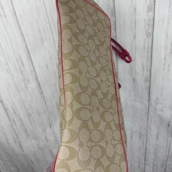 Coach tan logo with salmon pink trim tote bag - Picture 11 of 11